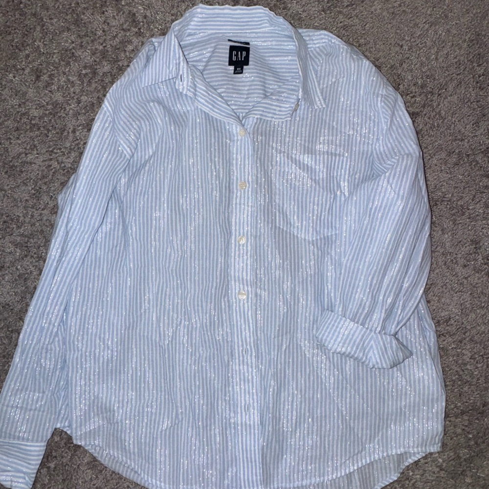 Gap long sleeve button up
